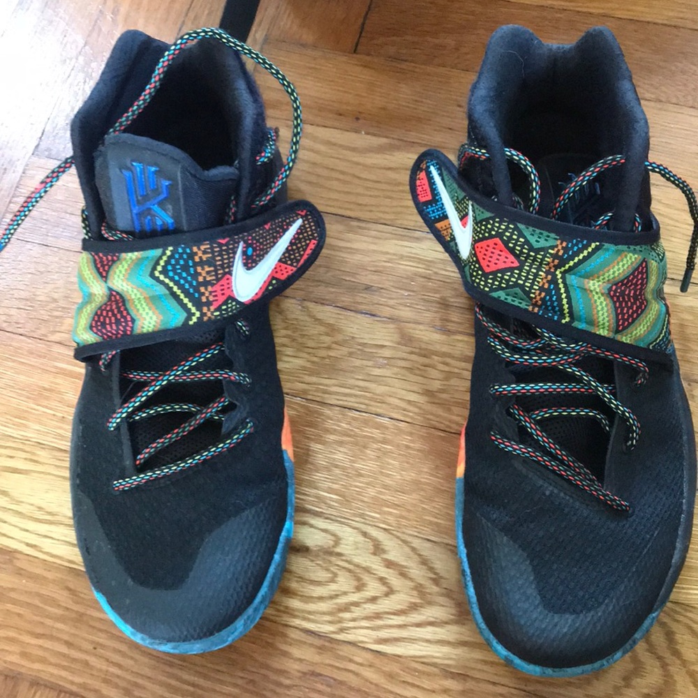 Nike sneakers kyrie BHM
